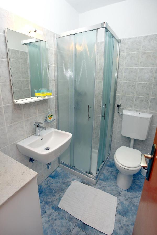 Dino Studio And Room Apartments Portorož Buitenkant foto